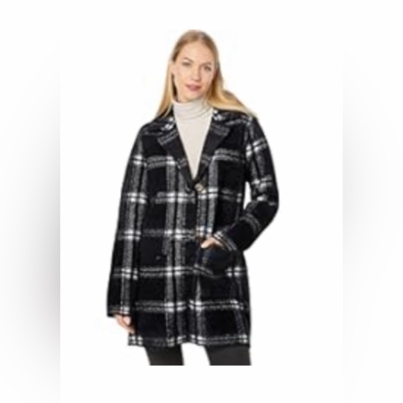 NVLT Jackets & Blazers - NWT, NVLT Thread Collective Black and White Eyelash Coatigen, Size XL